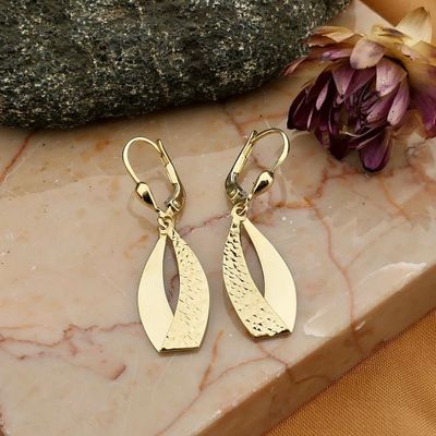 Image 2 of Gold earrings with pattern