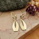 Image 2 of Gold earrings with pattern