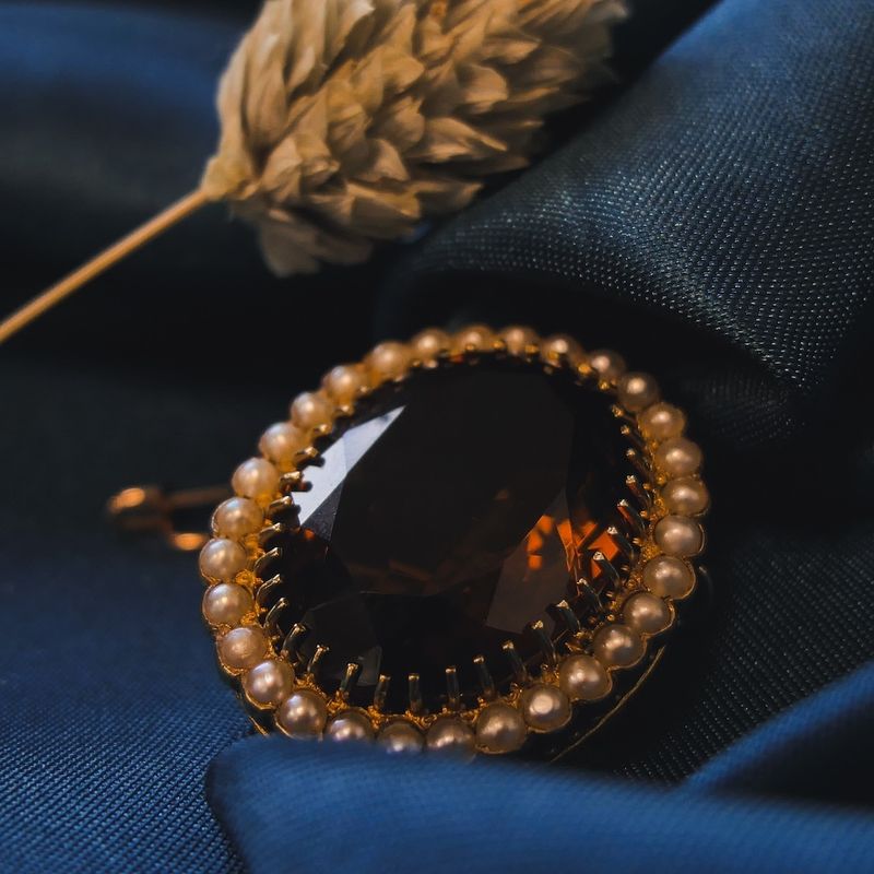 Image 2 of Gold brooch with smoky quartz and pearls