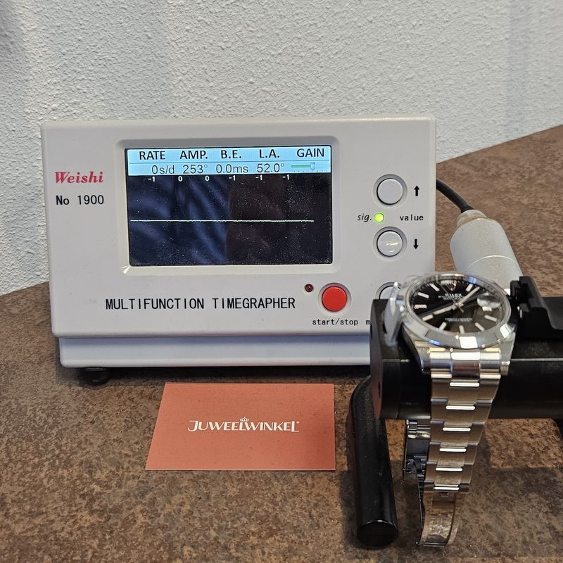 Image 18 of Rolex Datejust 41mm 'Black' 126300; Automatic men's watch