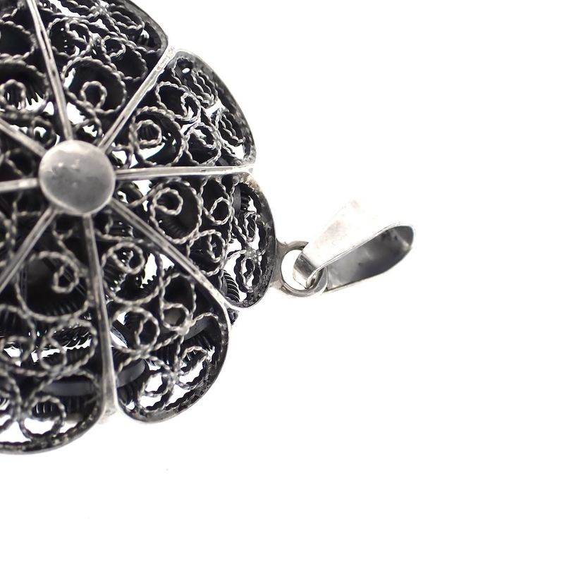 Image 3 of Silver pendant of a large Zeeland button