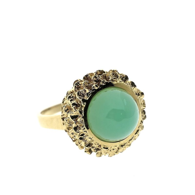 Image 4 of 18 carat gold ring with chrysoprase