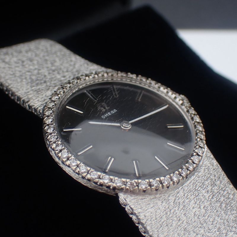 Image 20 of Omega Vintage 'Cocktail'; 18k white gold women's watch with diamonds
