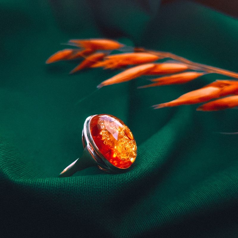 Image 2 of Gold ring with amber | Vintage