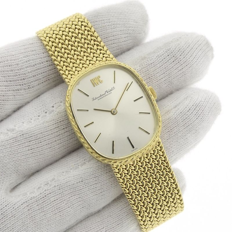 Image 20 of IWC Schaffhausen; Vintage 18-carat yellow gold men's watch