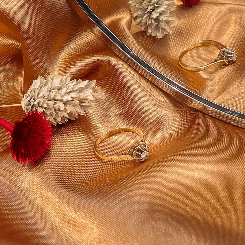 Image 2 of Gold ring with diamond; 0.20 ct.