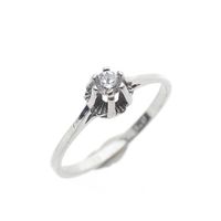 Silver solitaire ring with zirconia
