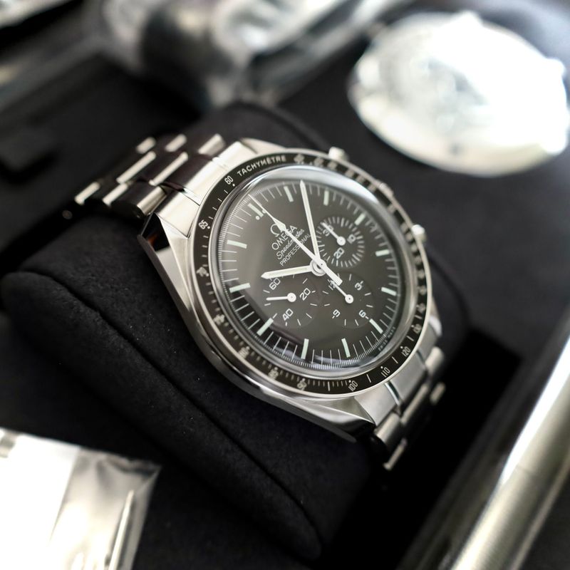 Image 14 of Omega Speedmaster Moonwatch 'Big Box' 311.30.42.30.01.005