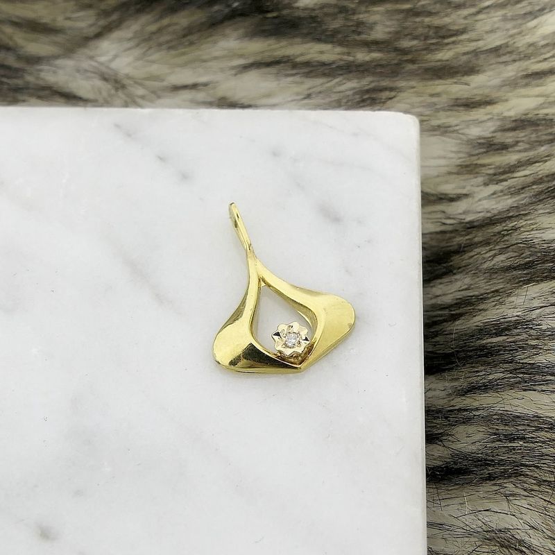 Image 2 of Golden fantasy pendant with diamond | 0.01 ct.