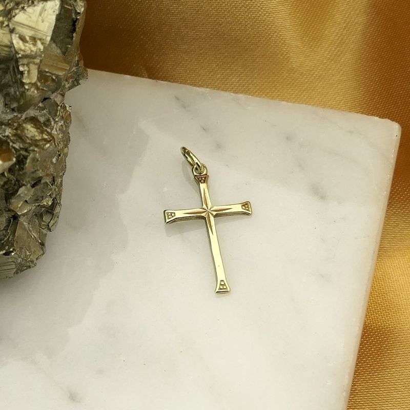 Image 5 of Gold pendant of a cross