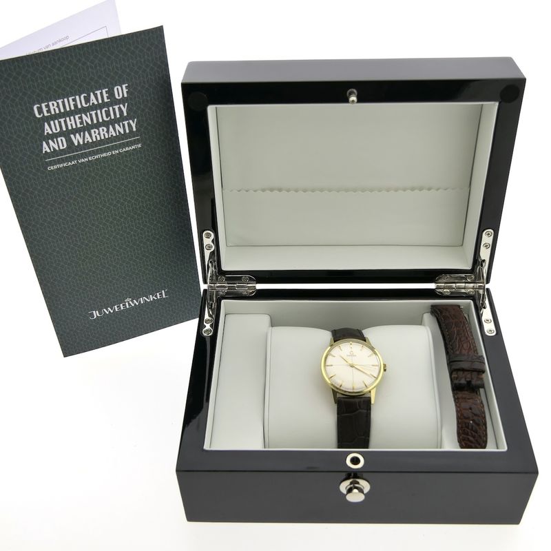 Image 4 of Omega Geneva 'Zephyr Dial' 14720 2; Vintage 18k gold watch