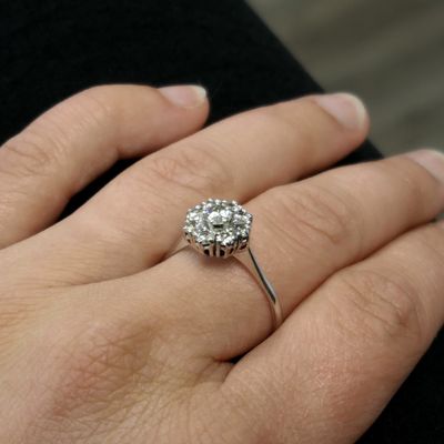 White gold entourage ring with diamond; 0.64 ct. Image 2 of White gold entourage ring with diamond; 0.64 ct.