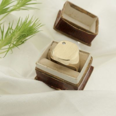 Image 2 of Gold men's signet ring with zirconia