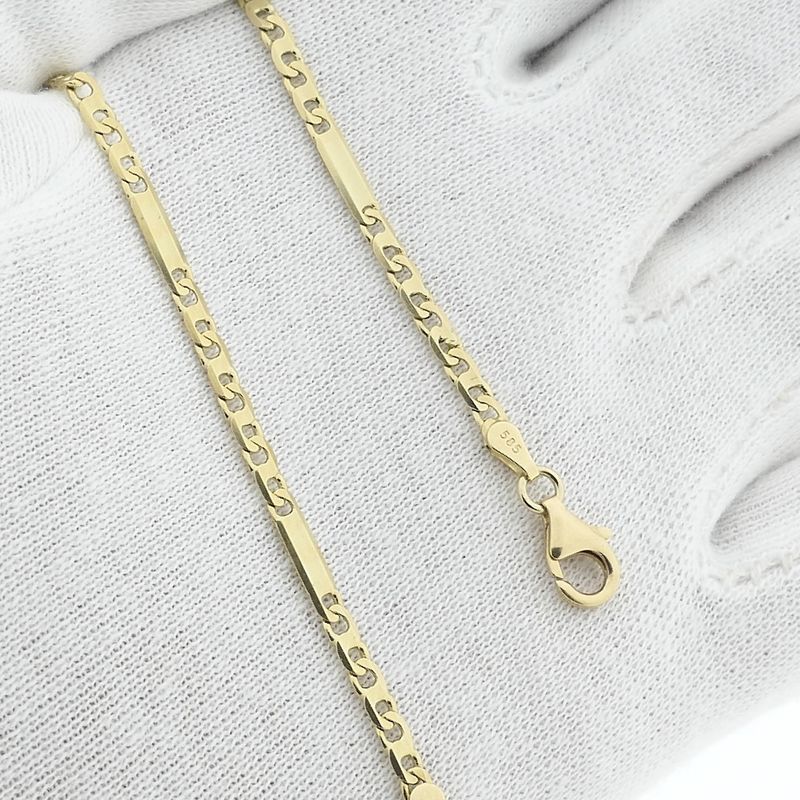 Image 9 of Gold closed Figaro link bracelet
