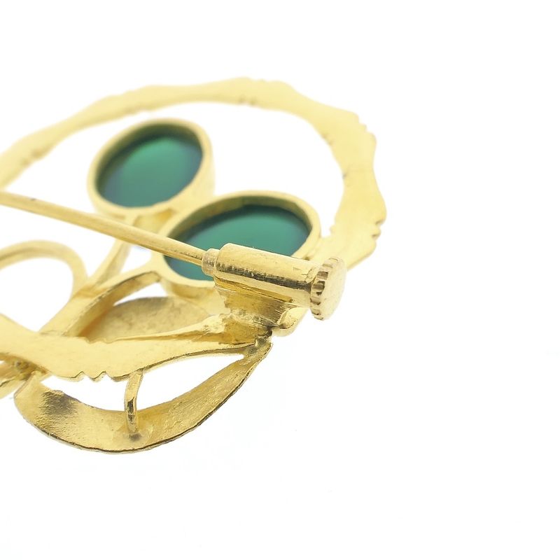 Image 4 of 22 carat gold brooch with chrysoprase