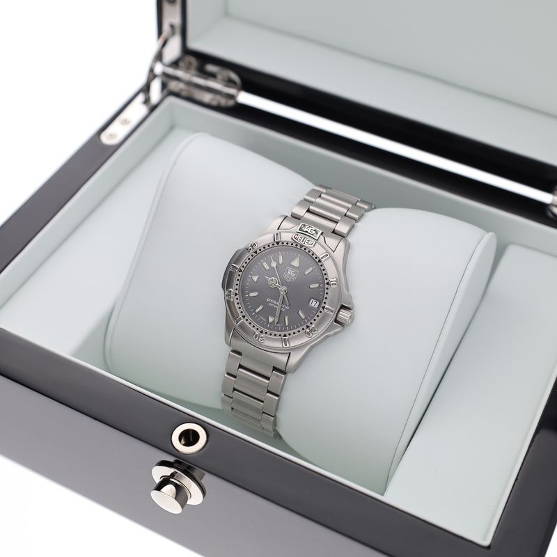 Image 19 of TAG Heuer 4000 34mm WF1211; Vintage unisex watch