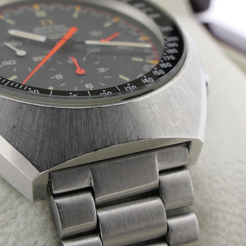 Image 25 of Omega Speedmaster Mark II 'Racing Dial'; Vintage chronograph men's watch