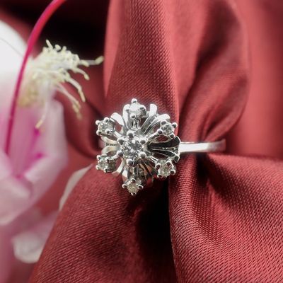 Image 2 of White gold entourage ring with diamond | 0.26 ct.