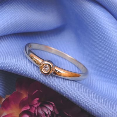 Image 2 of Gold solitaire ring with diamond | 0.03 ct.