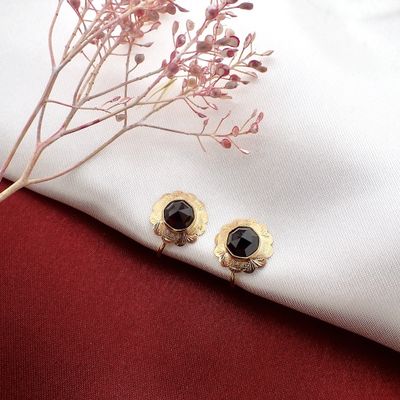 Gold clip-on earrings with garnet | Vintage Image 2 of Gold clip-on earrings with garnet | Vintage