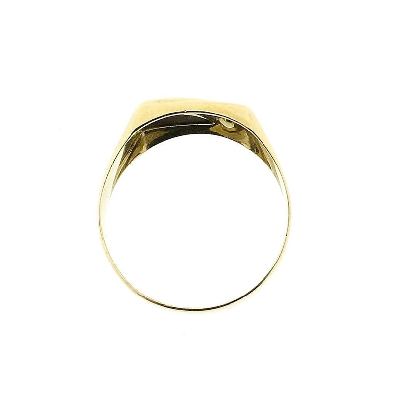 Image 5 of Gold signet ring with diamond; 0.07 ct.