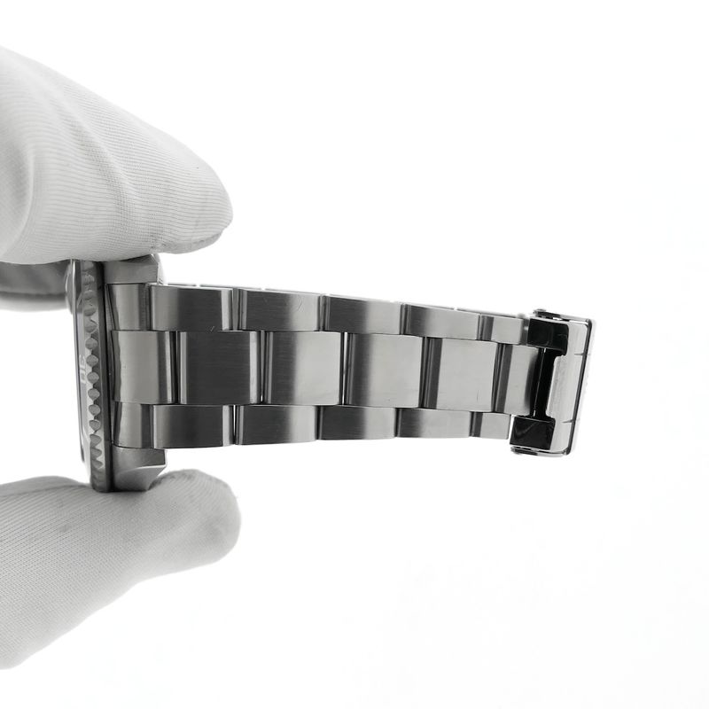 Image 23 of Rolex Submariner 40mm 16610; Automatic men's diving watch