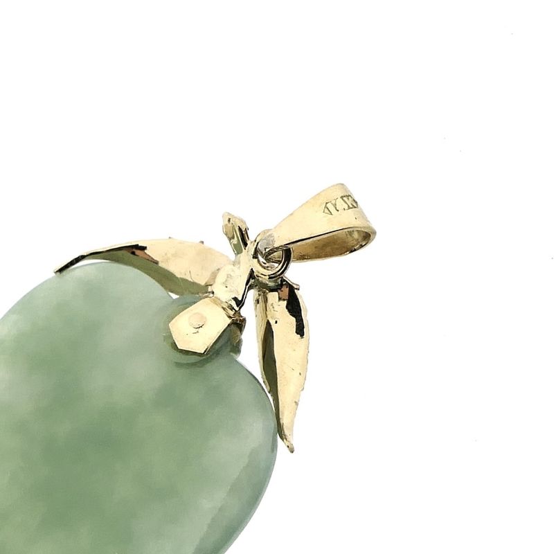 Image 5 of Gold pendant with Jade