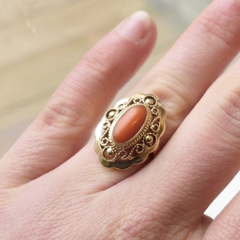 Image 7 of Gold ring with red coral | Vintage