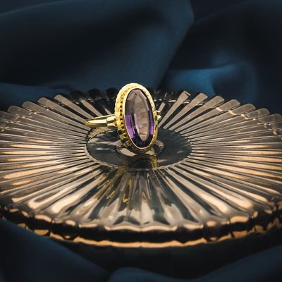 Gold ring with amethyst | Vintage Image 2 of Gold ring with amethyst | Vintage