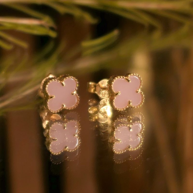 Image 2 of Golden clover 4 stud earrings with chalcedony