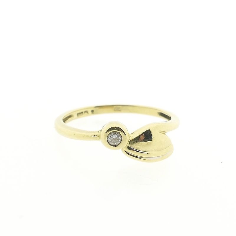 Image 2 of Gold ring with zirconia