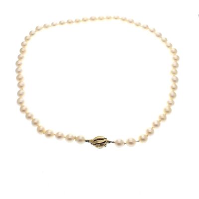 Image 2 of Antique pearl necklace with gold clasp