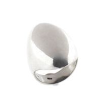Silver ring with oval design
