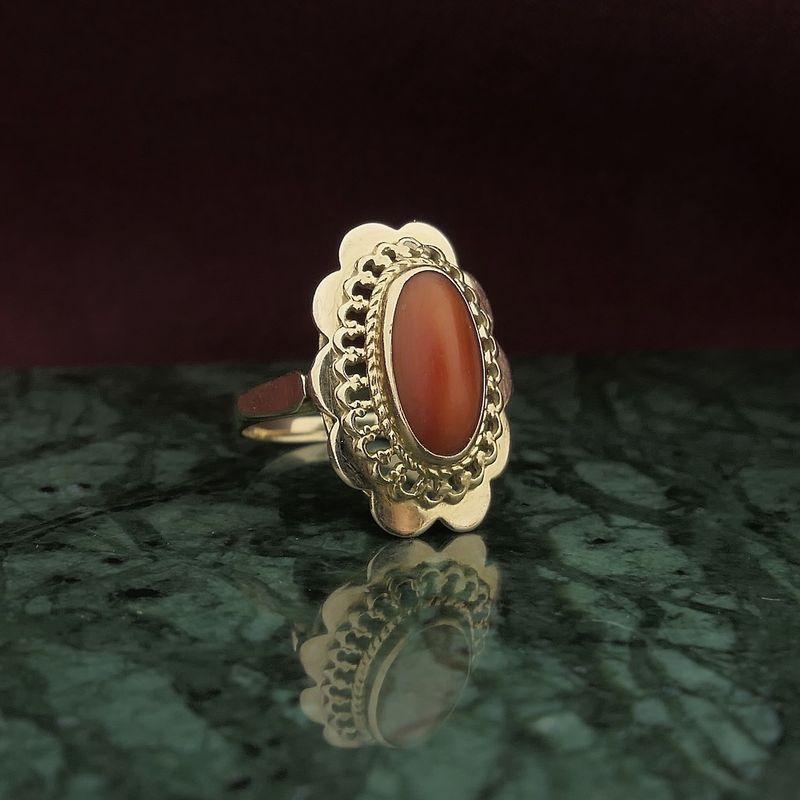 Image 6 of Vintage gold ring with red coral