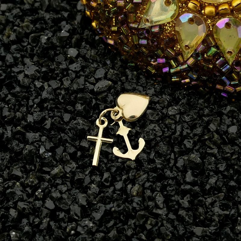 Image 2 of Gold pendant; Faith, hope, and love