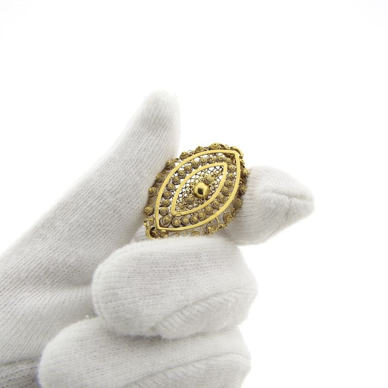 Image 2 of Gold brooch with Zeeland buttons