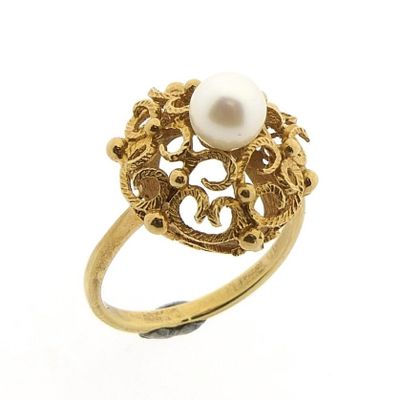 Gold ring with pearl Image 1 of Gold ring with pearl