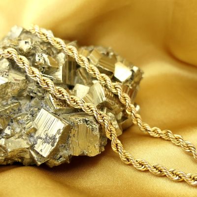 Two-tone gold twisted link necklace | 45 cm Image 2 of Two-tone gold twisted link necklace | 45 cm