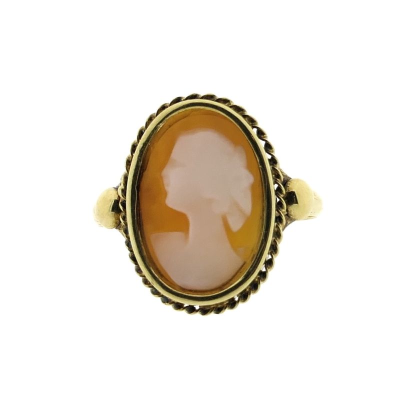 Image 3 of Vintage gold ring with cameo