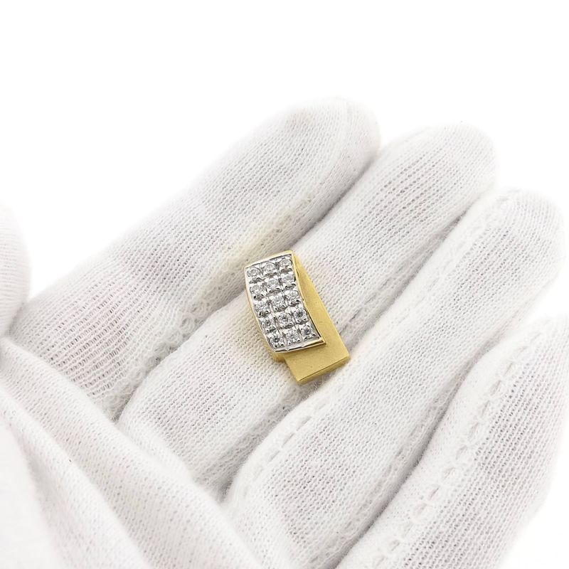 Image 7 of Gold pendant with zirconia