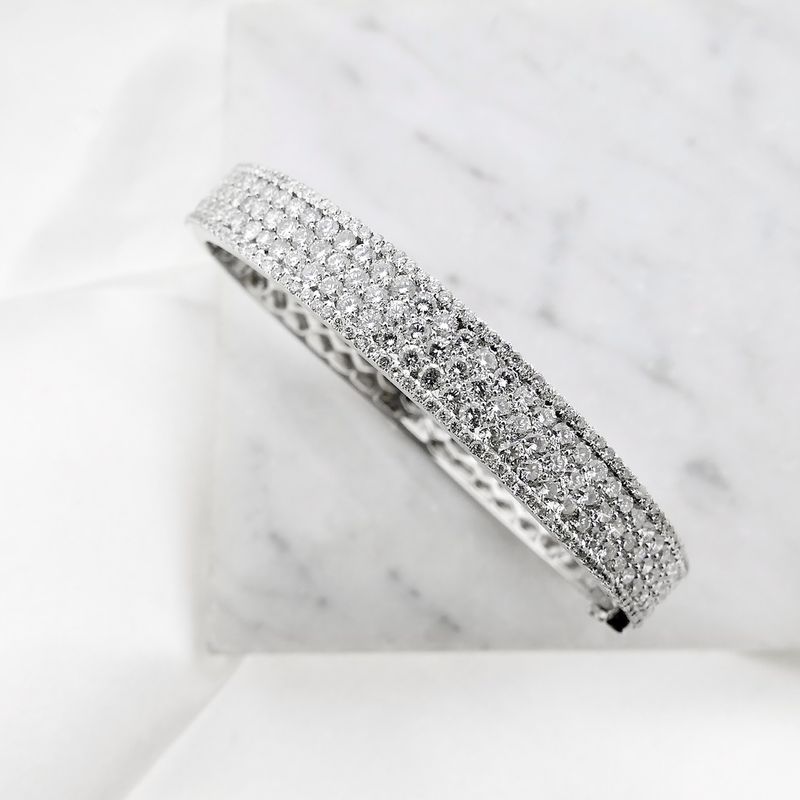 Image 8 of White gold bracelet with diamonds; Size S/M