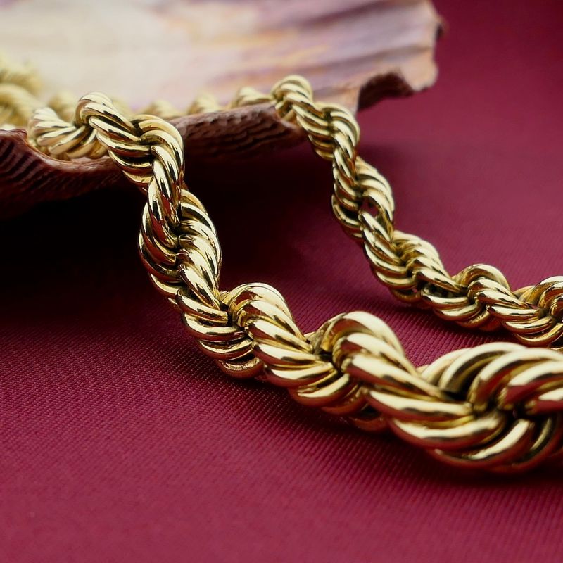 Image 2 of Gold twisted link chain
