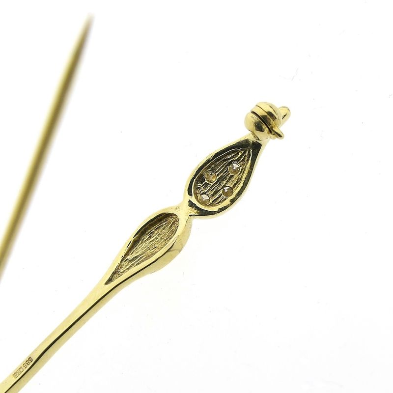 Image 7 of Gold brooch with diamonds; 0.06 ct.