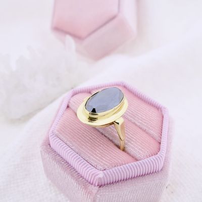 Image 2 of Vintage gold ring with hematite