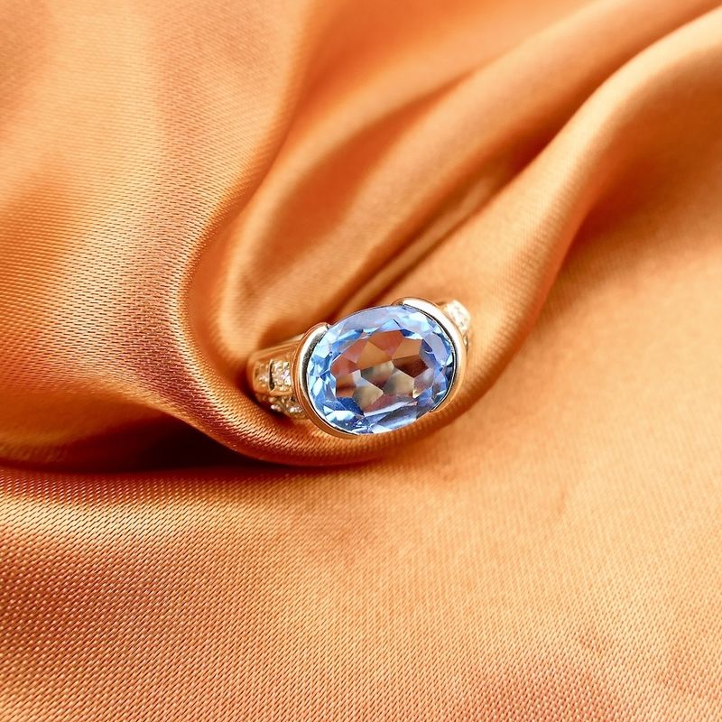 Image 2 of Gold ring with topaz and diamond