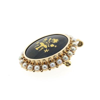Two-tone gold brooch/pendant with enamel Image 2 of Two-tone gold brooch/pendant with enamel