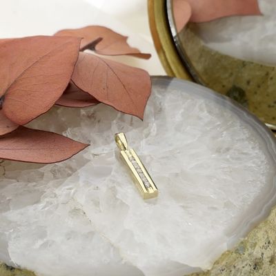 Image 2 of Gold minimalist pendant with zirconia