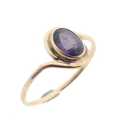 Image 1 of Vintage gold ring with purple sapphire