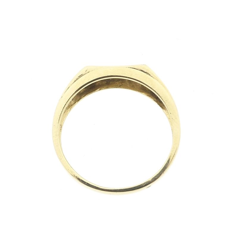 Image 7 of Gold signet ring with diamond; 0.01 ct.