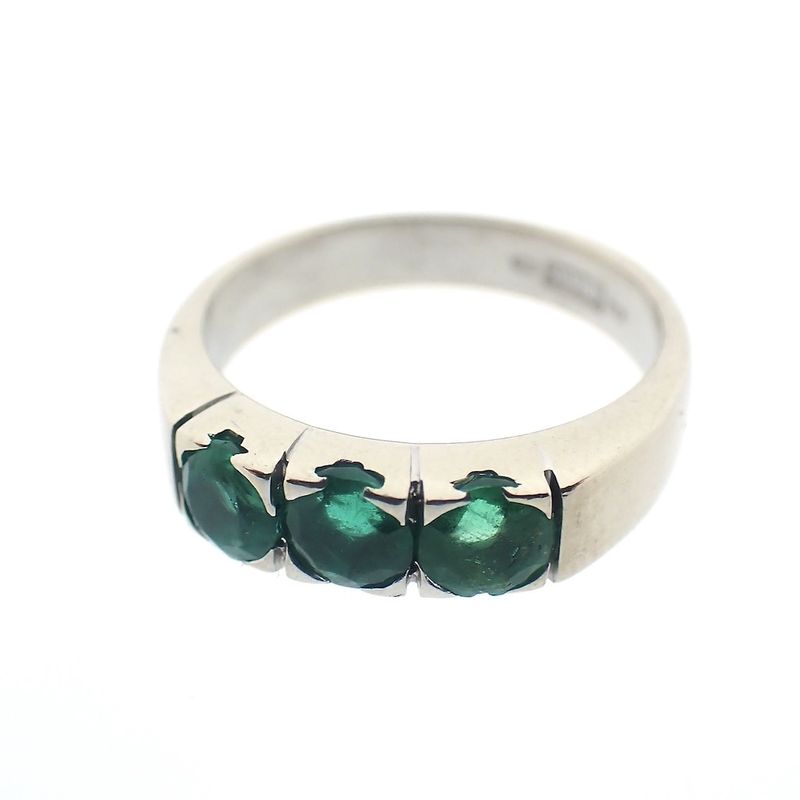Image 3 of White gold ring with emerald